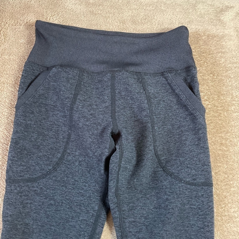 Zella Girl Grey Pocket Legging Joggers Sz 5/6 - Picture 3 of 4